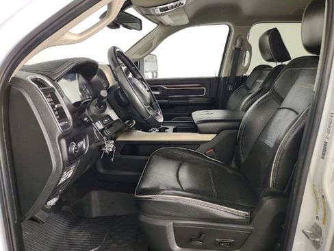 Used 2023 RAM 2500 Laramie AWD/4WD image 10