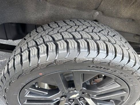 Used 2020 Chevrolet Silverado 1500 High Country w/ Technology Package image 10