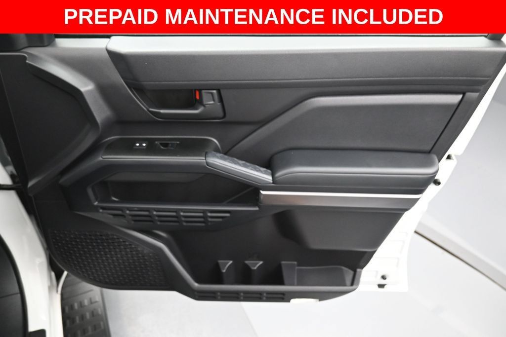 Certified 2025 Toyota 4Runner SR5 AWD/4WD image 32