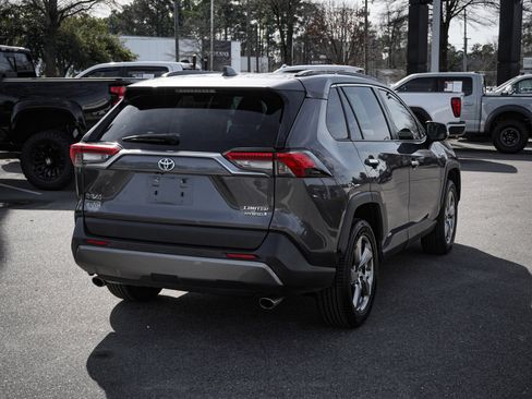Used 2019 Toyota RAV4 Limited image 10