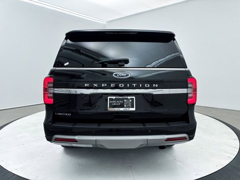 Used 2024 Ford Expedition Limited image 19