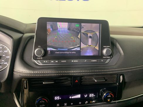 Used 2021 Nissan Rogue SV image 27