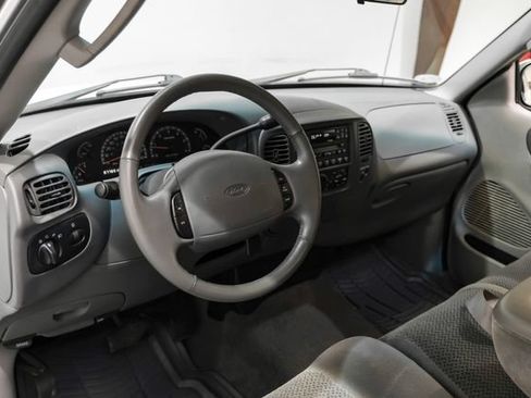 Used 2002 Ford F150 XLT RWD image 3