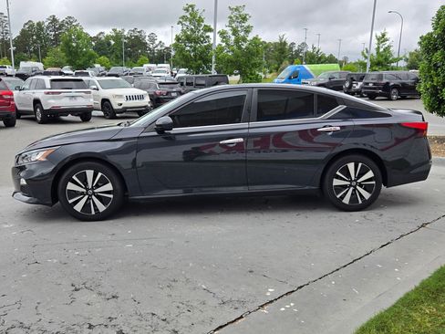 Used 2022 Nissan Altima 2.5 SV FWD image 4