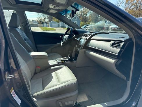 Used 2014 Toyota Camry XLE image 24