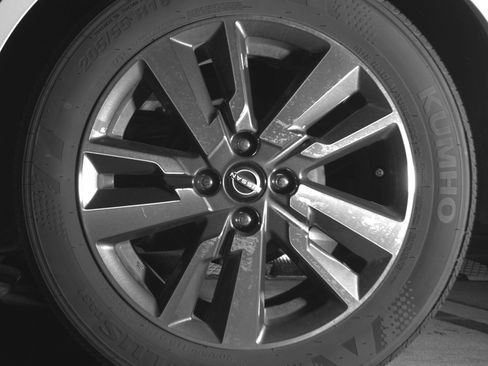 Used 2025 Nissan Versa SV image 14