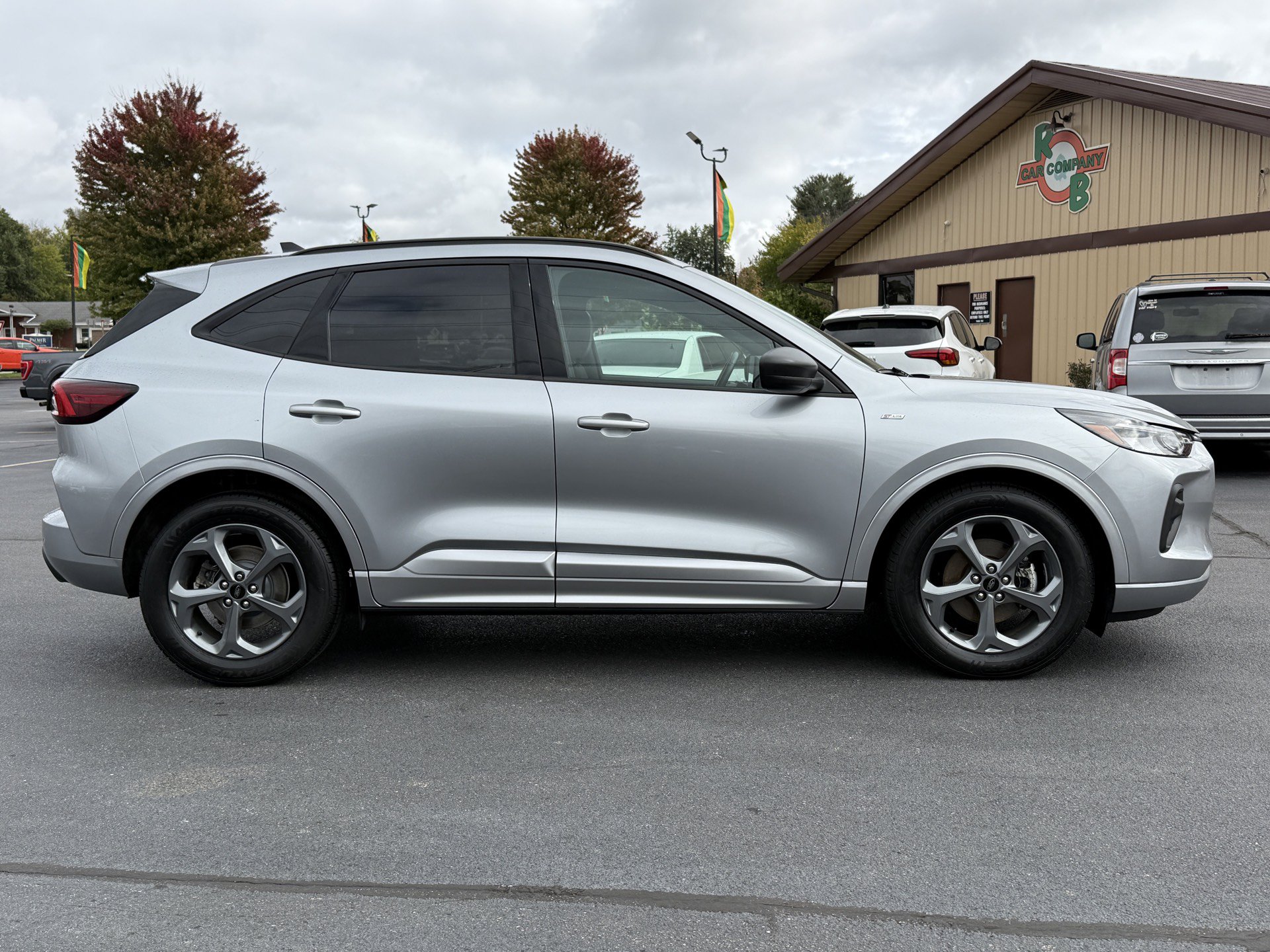 Used 2023 Ford Escape ST-Line w/ Tech Pack #1 FWD image 9