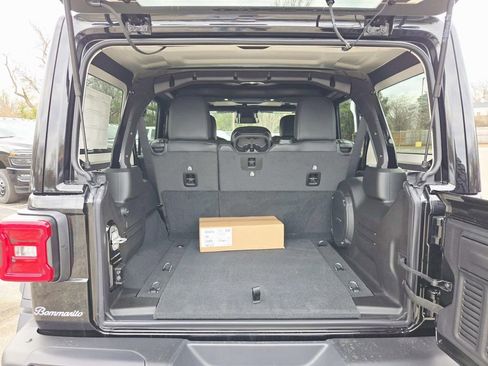 New 2026 Jeep Wrangler Unlimited Rubicon image 14