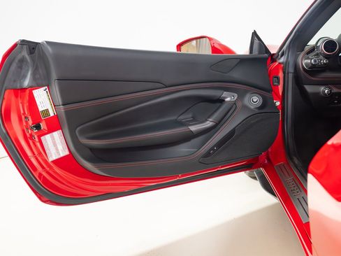 Certified 2021 Ferrari F8 Tributo RWD image 12