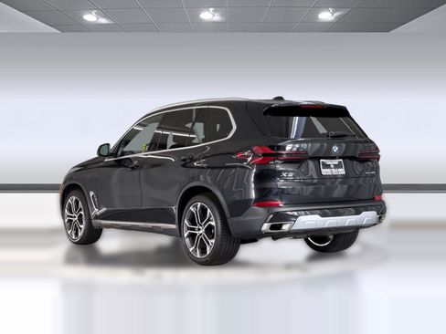 Used 2026 BMW X5 sDrive40i w/ Climate Comfort Package RWD image 3