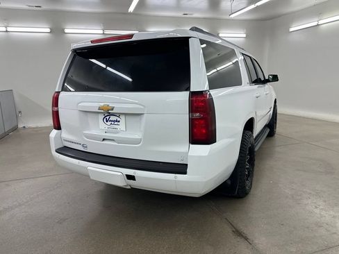 Used 2017 Chevrolet Suburban LT w/ Luxury Package AWD/4WD image 13