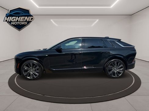 Used 2024 Cadillac Lyriq Sport image 3