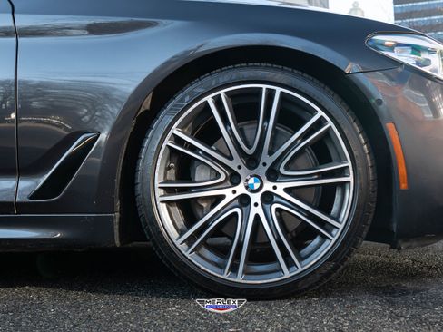 Used 2019 BMW 540i w/ M Sport Package image 9