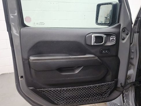 Used 2020 Jeep Wrangler Unlimited Sahara w/ Uconnect 4C Nav & Sound Group AWD/4WD image 9