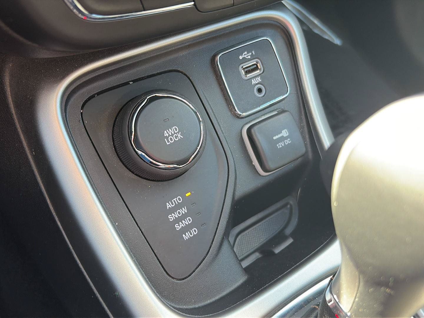 Used 2019 Jeep Compass Latitude w/ Popular Equipment Group AWD/4WD image 10