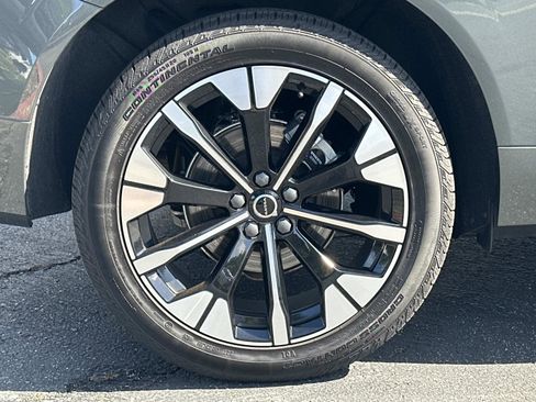 Certified 2026 Volvo XC60 B5 Plus w/ Climate Package image 25