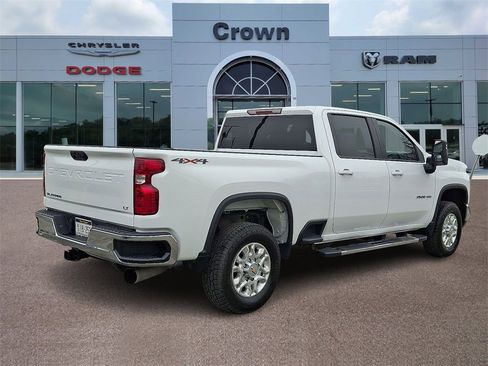 Used 2024 Chevrolet Silverado 3500 LT image 6