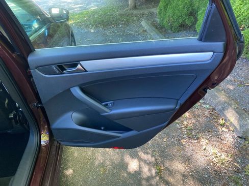 Used 2013 Volkswagen Passat 2.5 SE FWD image 21