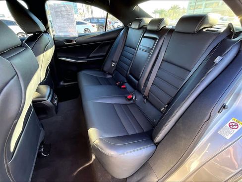 Used 2018 Lexus IS 300 image 18