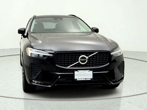 Used 2024 Volvo XC60 B5 Core w/ Climate Package AWD/4WD image 2