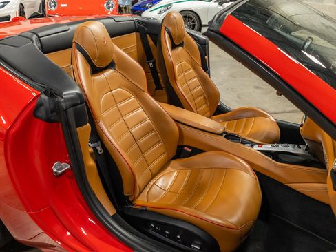 Used 2015 Ferrari California T RWD image 39