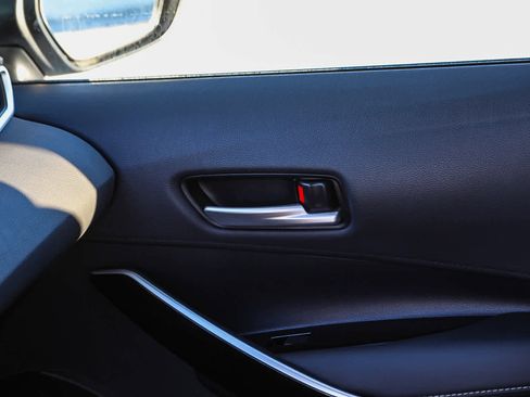 Certified 2020 Toyota Corolla XLE image 22