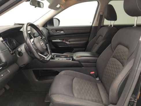 Used 2022 Nissan Pathfinder SV AWD/4WD image 17