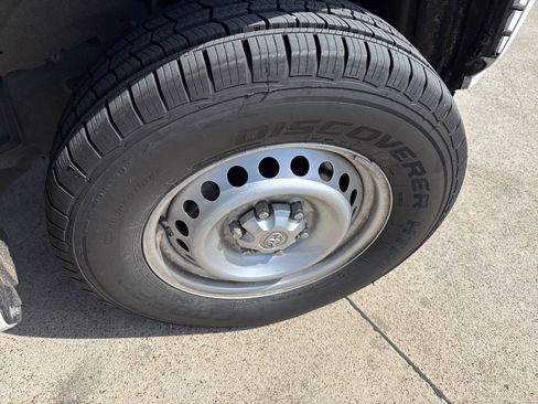 Used 2024 Toyota Tacoma SR image 11