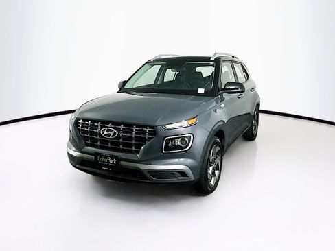 Used 2025 Hyundai Venue Limited image 3