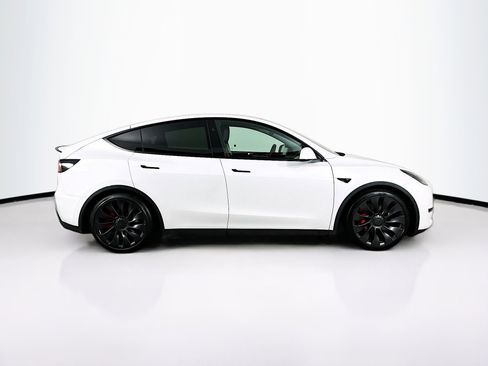 Used 2023 Tesla Model Y Performance image 10