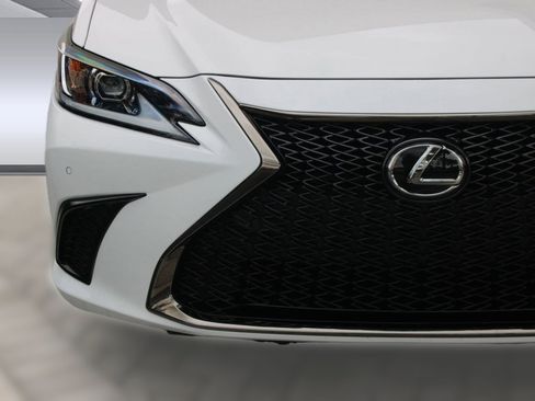 Used 2023 Lexus ES 350 F Sport w/ Accessory Package (Z1) image 11
