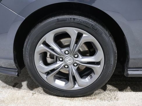 Used 2023 Honda Accord EX image 9