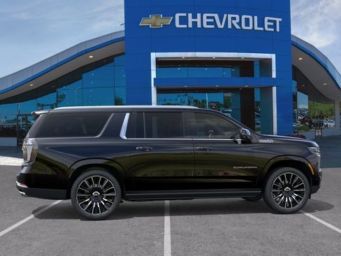 New 2026 Chevrolet Suburban High Country AWD/4WD image 29