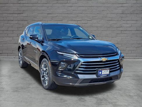 Used 2025 Chevrolet Blazer Premier w/ Enhanced Convenience Package AWD/4WD image 2