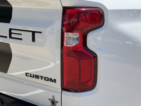 Used 2021 Chevrolet Silverado 1500 Custom w/ Rally Edition RWD image 7