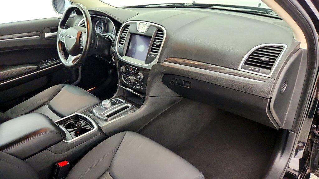Used 2020 Chrysler 300 Touring w/ Sport Appearance Package RWD image 25