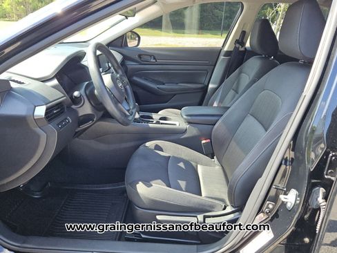 Used 2024 Nissan Altima 2.5 S FWD image 3