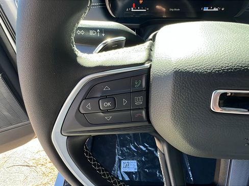 New 2025 Jeep Grand Cherokee 4WD image 25