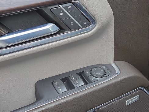 Used 2022 GMC Sierra 1500 SLT w/ SLT Convenience Package image 10