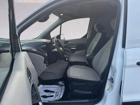 Used 2019 Ford Transit Connect XLT image 11