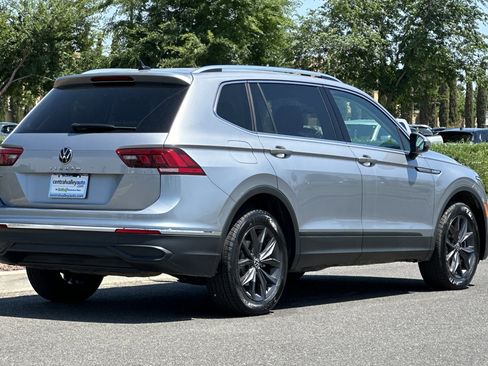 Used 2024 Volkswagen Tiguan SE image 4