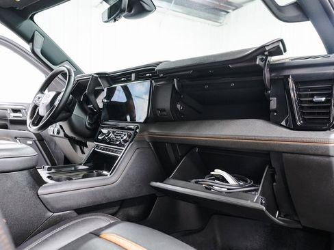 Used 2024 GMC Sierra 2500 AT4 w/ AT4 Premium Plus Package image 38