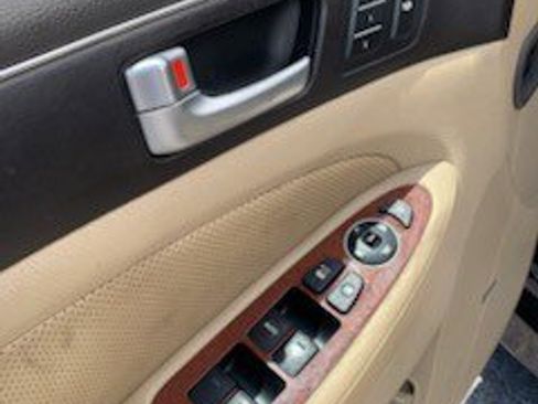 Used 2013 Hyundai Genesis 3.8 w/ Premium Pkg image 7