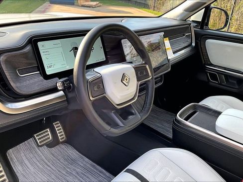 Used 2023 Rivian R1S Adventure image 18