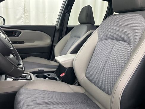 Used 2025 Subaru Forester Premium image 9