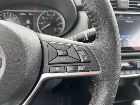 New 2025 Nissan Versa SR w/ Trunk Package image 15