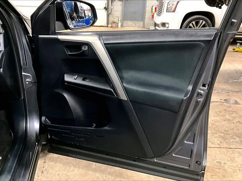 Used 2015 Toyota RAV4 LE image 20