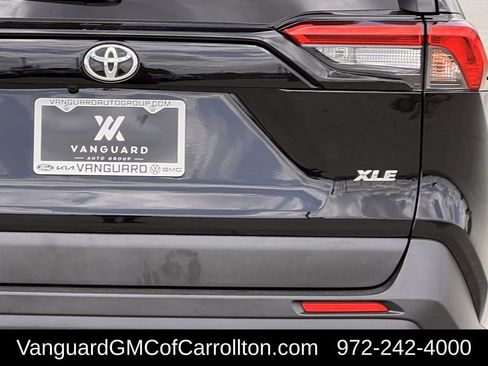 Used 2020 Toyota RAV4 XLE FWD image 5