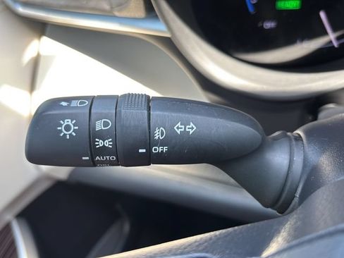 Used 2022 Toyota Sienna XLE FWD image 17