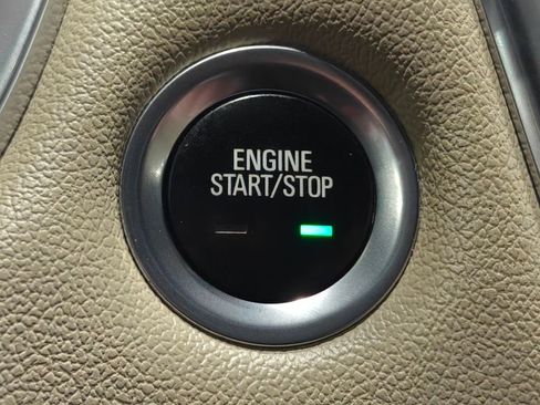 Used 2022 Chevrolet Traverse LT image 12